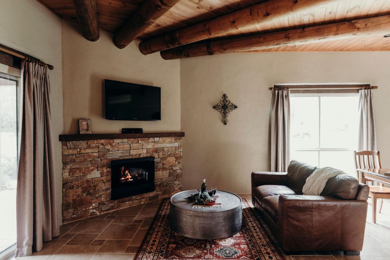 Casa La Vina Pokolbin - Romantic Villas With Outdoor Hot Tubs And Fireplaces Bagian luar foto