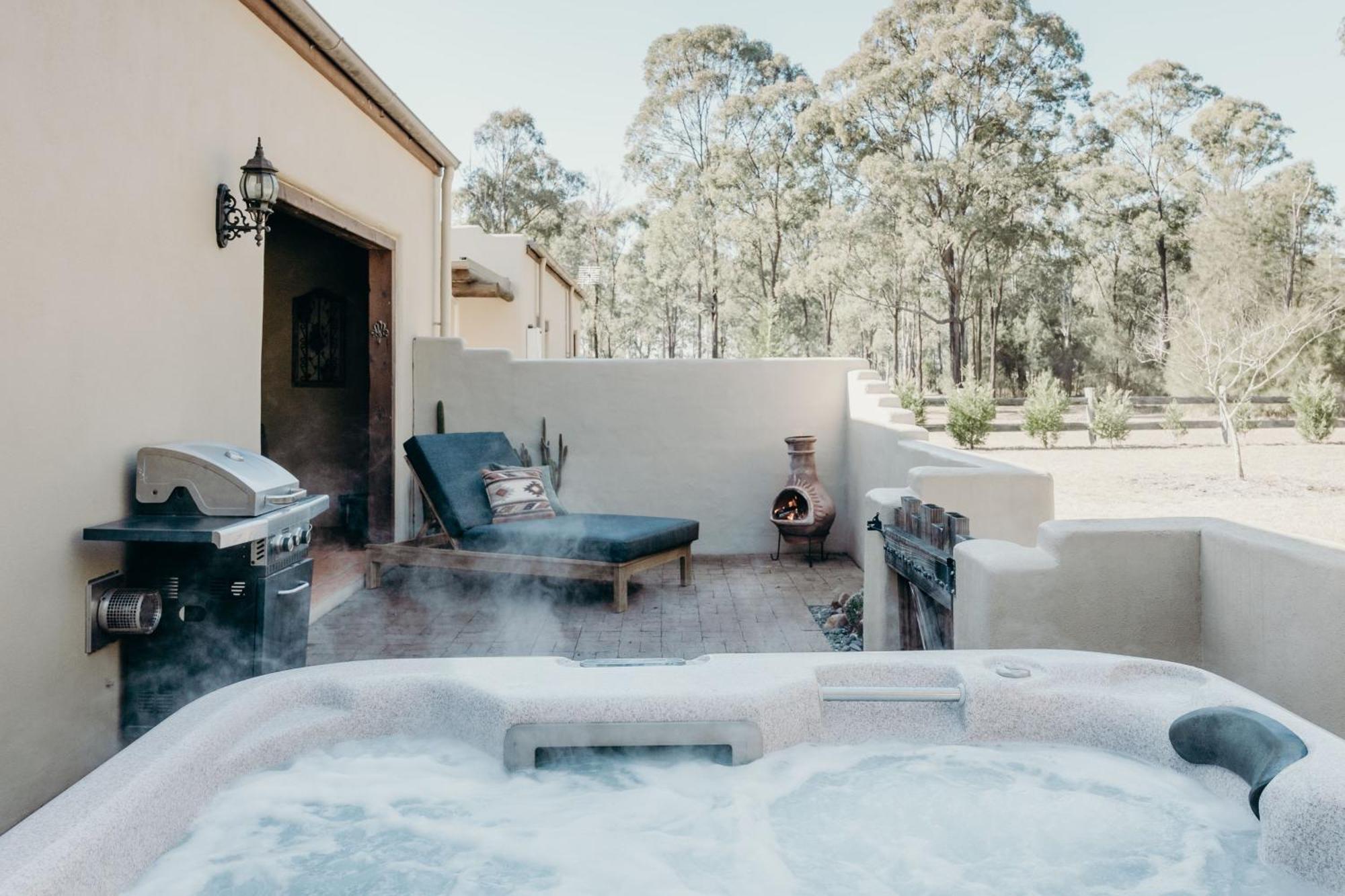 Casa La Vina Pokolbin - Romantic Villas With Outdoor Hot Tubs And Fireplaces Bagian luar foto